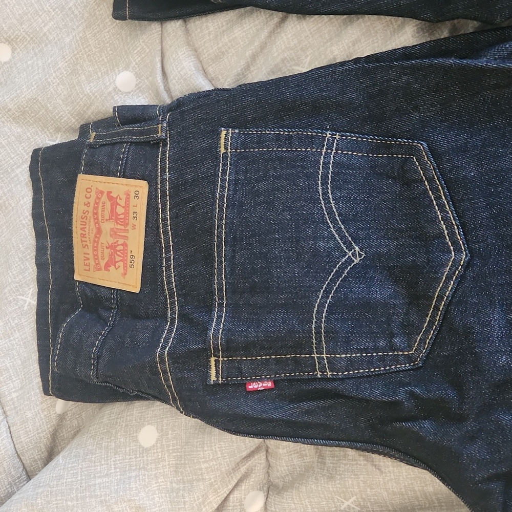 NWOT Men's Levi's 559 33 x 30 HEMMED TO 33 x 28!